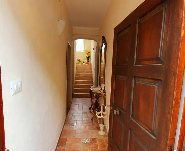 Il Girasole ...at Andorus' House Bed and breakfast Erli